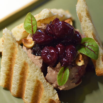 Паштет Что делать? из нежной печени цыпленка из меню Рахметова в Peach по цене 300 ₽