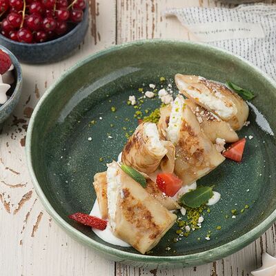 Блинчики с творогом и фисташковой крошкой в ЛарисуВаннуХочу по цене 290