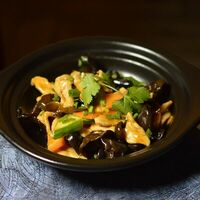 Свинина с овощами и грибами в Go-Boo