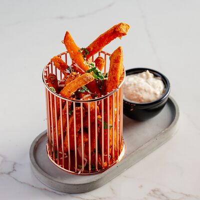 Картофель фри/батат фри с трюфельным соусом в Сплетни by Anna Asti по цене 650 ₽