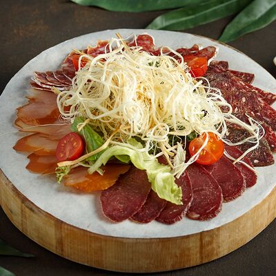 Ассорти специалитетов от Шефа в Brauplatz по цене 1435 ₽