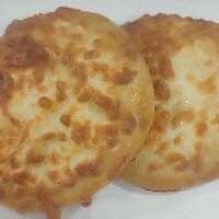 Лепёшка сдобная с сыром в Ананас