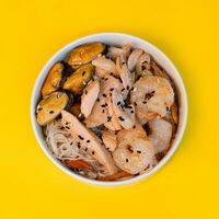 Лапша рисовая с морепродуктами в Ихтус