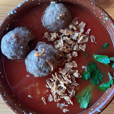 Томатный суп с фрикадельками в Sofa&par по цене 310 ₽