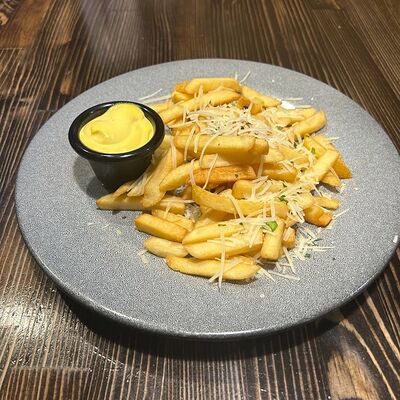 Картошка фри с соусомв Бардак Бар по цене 410 ₽