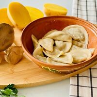 Вареники с картофелем и грибами 12 шт. в Солянка