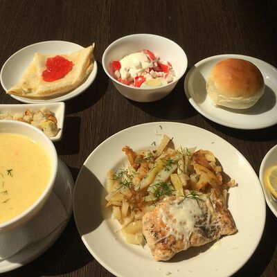 Ланч с супом-пюре овощным и запечённой горбушей в Братик Томатик по цене 349 ₽