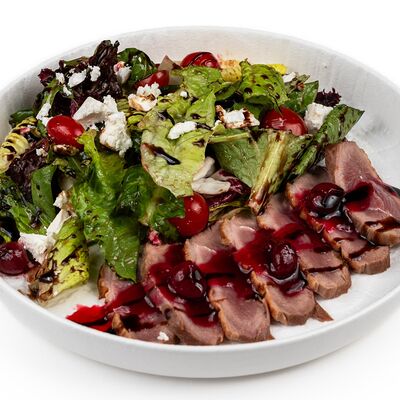 Салат с уткой в Гриль Хаус по цене 1140 ₽