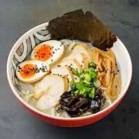 Тори пайтан мисо рамен в Umami Ramen Bistro