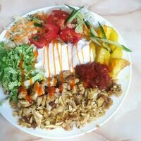 Шаурма на тарелке в Шаверма