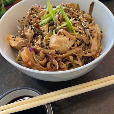 Удон с курицей в Business Food по цене 340 ₽