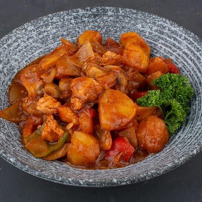 Жаркое из курицы в Дачный дворик по цене 425 ₽