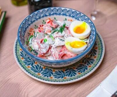 Домашний салат из овощей со сметаной и яйцом в Сыроварня по цене 70000 сум