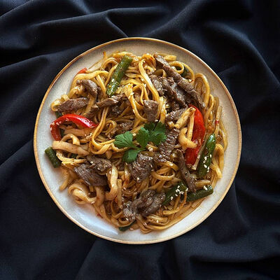 Вок с говядиной халяль в Урбан Гриль по цене 499 ₽