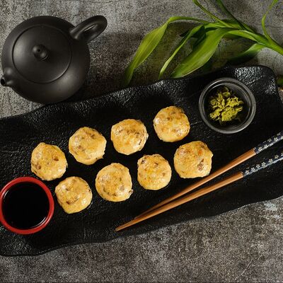 Ролл Запеченный угорь в Zen по цене 450 ₽