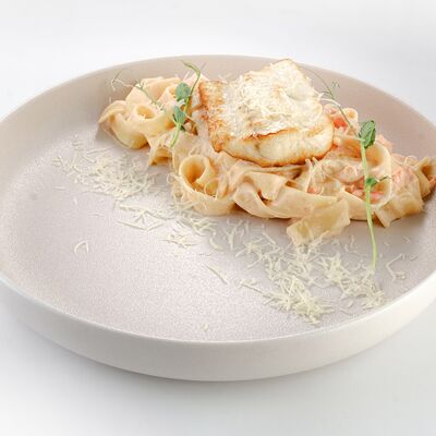 С филе зубатки и томатамив Grizzly Food по цене 850 ₽