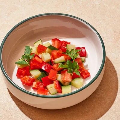 Овощной салат в Хачапури по цене 320 ₽