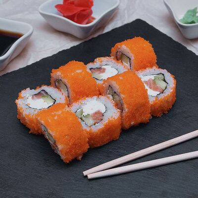 Холодный ролл Калифорния с лососем в Суши-бар Тунец по цене 289