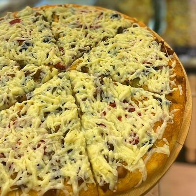 Пицца Пеперони в Дом Хлеба кафе-пекарня по цене 990 ₽