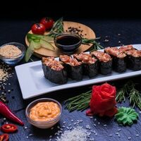 Гункан с тунцом в Sushi & Susi