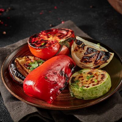 Овощи на углях в #наУГЛЯХ по цене 380 ₽