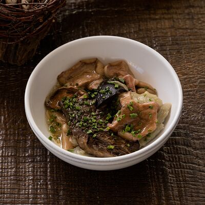 Маринованные грузди и маслята в Гусь в яблоках по цене 790 ₽