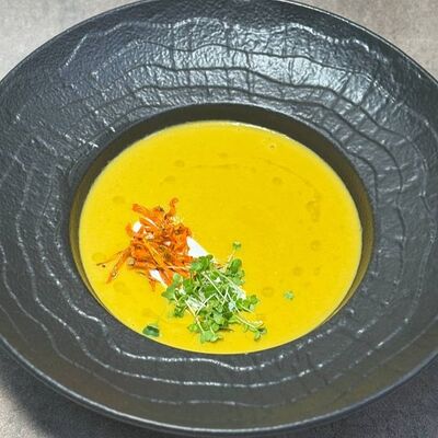 Суп из айвы с имбирем в Семейное кафе Дача по цене 565 ₽