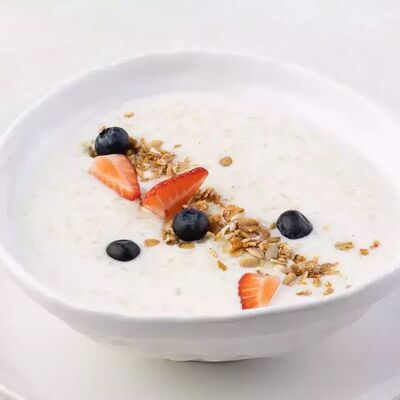 Рисовая каша с ягодами в Tao Sushi Lab по цене 300 ₽