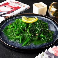 Салат из водорослей чука с ореховым соусом в Малатан