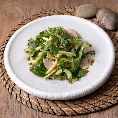 Салат с филе цыпленка и соусом чимичурри в Белок по цене 650 ₽