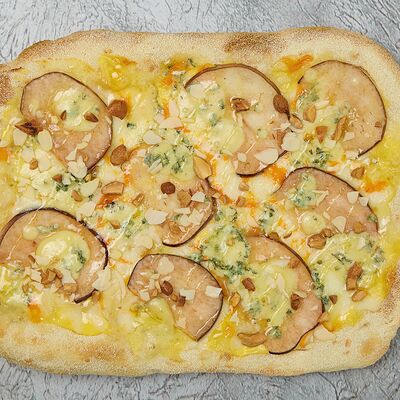 Римская пицца Груша и дорблю в 19 Лунка по цене 840 ₽