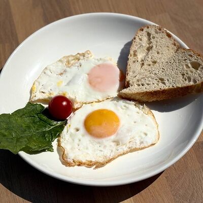 Яичница из фермерских яиц в Искра по цене 210 ₽