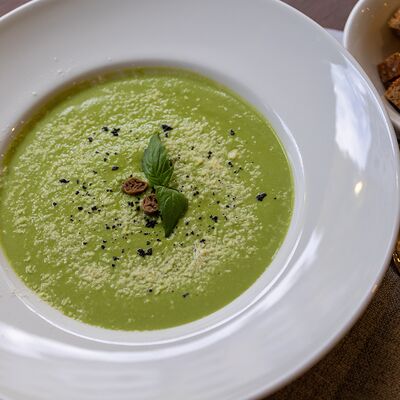 Крем-суп с брокколи и шпинатом в Mybion по цене 545 ₽