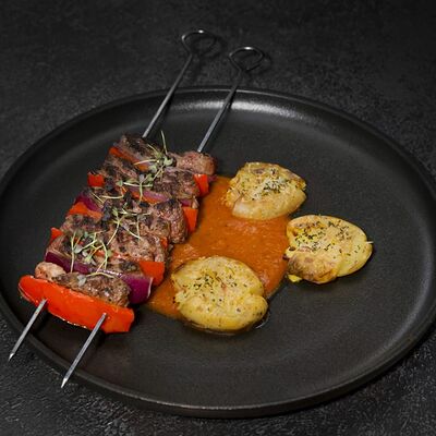 Мангал-стейк с соусом сладкий бурбон в Игристые по цене 850 ₽