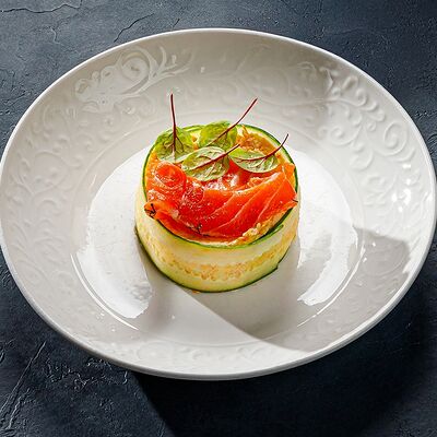 Мимоза со слабосоленым лососемв Этажи по цене 550 ₽