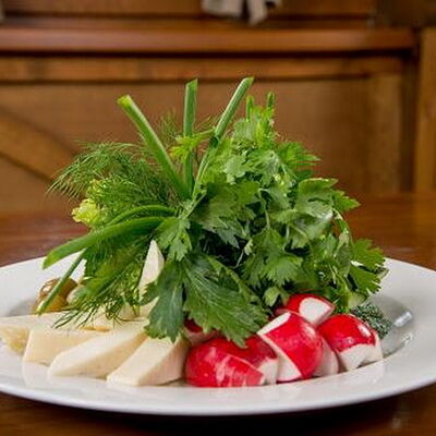 Грузинский сыр с зеленью в Мимино по цене 810 ₽