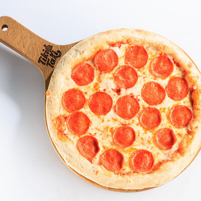 Пицца Пепперони 28см в Семейный ресторан Tiki&Taki по цене 700 ₽