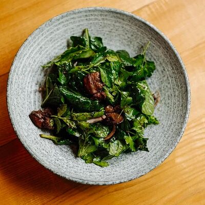 Салат с печеньюв Мацони по цене 460 ₽