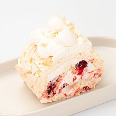 Меренговый рулет с вишней в Болтушка кулинария-кондитерская по цене 460 ₽