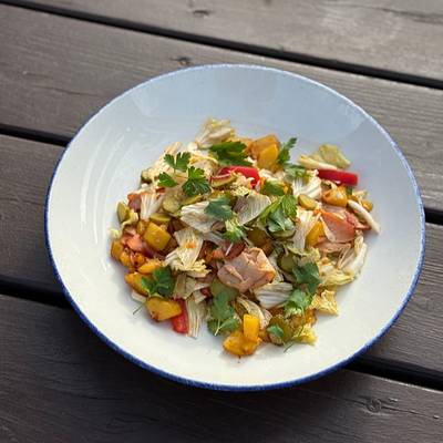 Теплый салат с тамбовским окороком в Чайник по цене 430 ₽