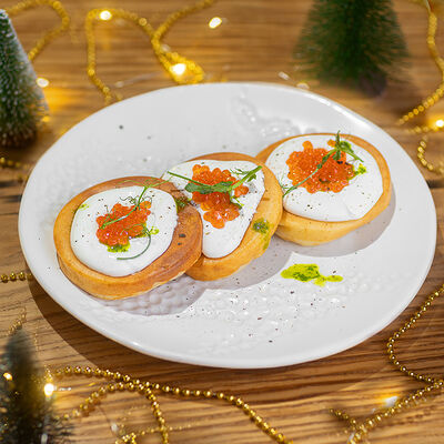 Панкейки с икрой в Изикофе по цене 780 ₽