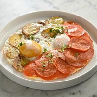 Яичница с картофелем и пеперони в Massimo