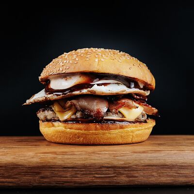 Бургер со свининой в Ешь Мясо BISTRO по цене 870 ₽