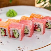Ролл с лососем и тунцом в ЧиллДОМ