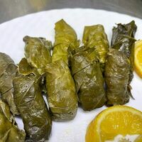 Долма из виноградных листьевв Doner Time Shawarma