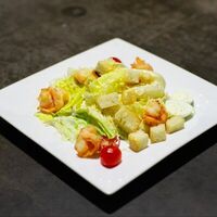 Цезарь с креветками в Cofan European kitchen & Cofanori Asian bistro