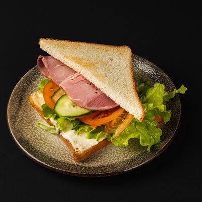 Сэндвич с ветчиной в Мираж по цене 320 ₽