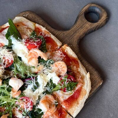 Римская пицца с креветкой в Гости, бистро по цене 790 ₽