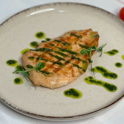 Куриная грудка гриль в Сто друзей по цене 550 ₽