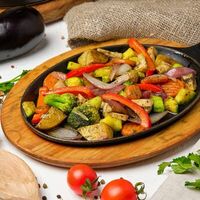 Овощной фахитас в Mesto Sushi & Grill